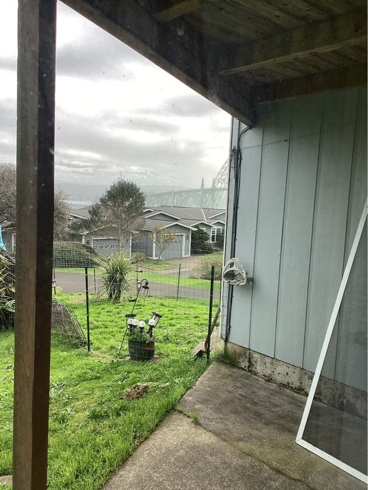 1109 Southwest 12th Street - Photo 5 of 35