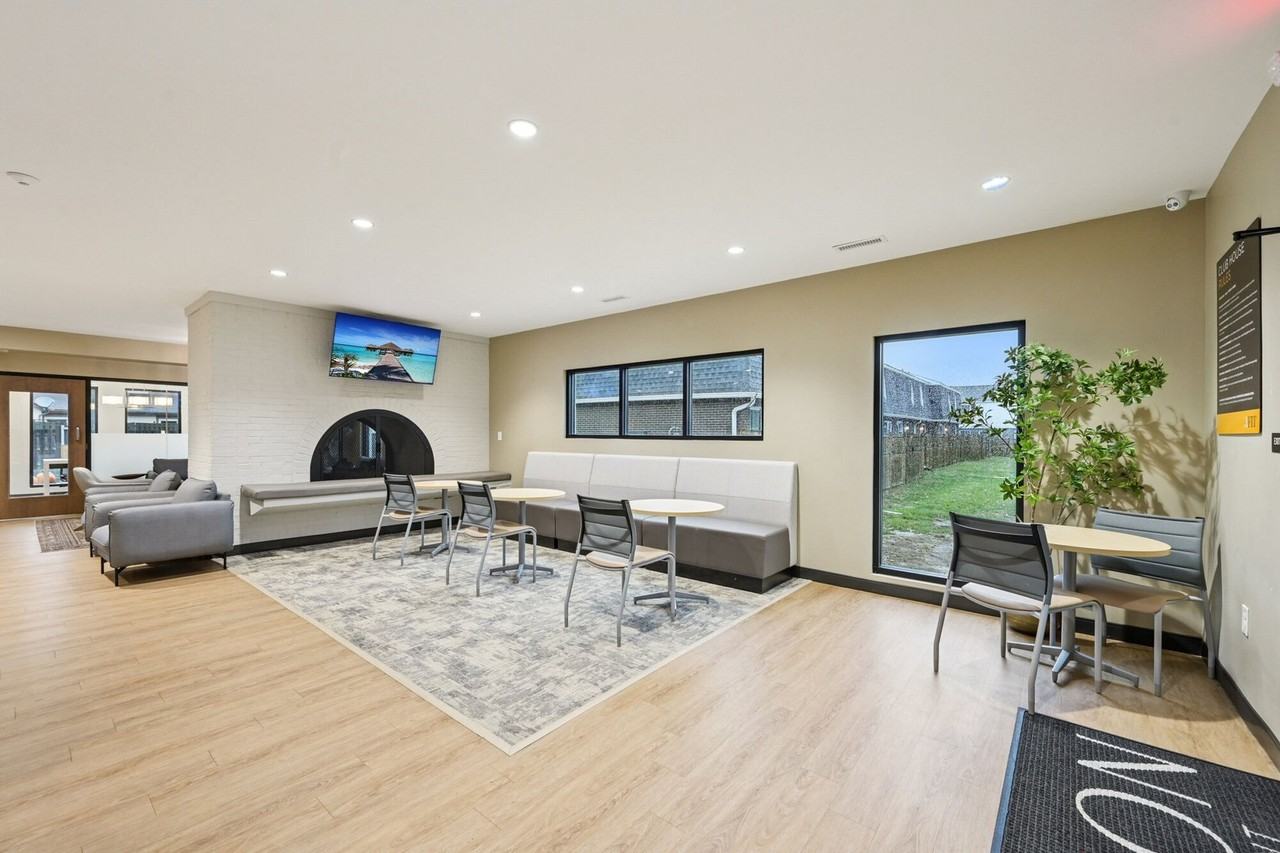 Pointe at Northern Woods - Photo 4 of 46