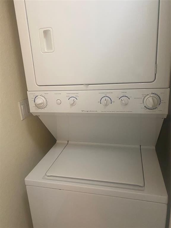 578 Ne 20th St #16E - Photo 6 of 11