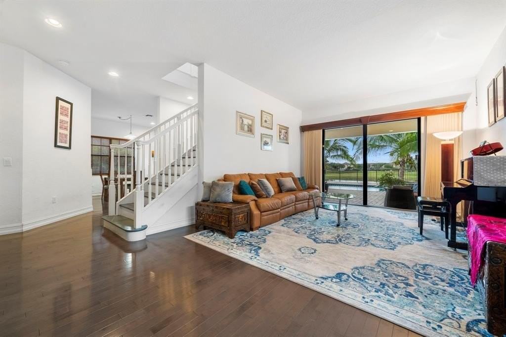 7302 Nw 111th Way - Photo 6 of 36