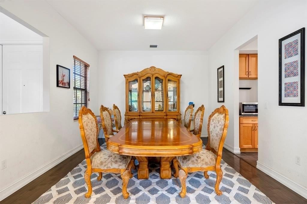 7302 Nw 111th Way - Photo 7 of 36