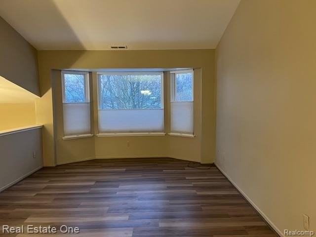 44700 Bayview Dr #49 - Photo 2 of 21