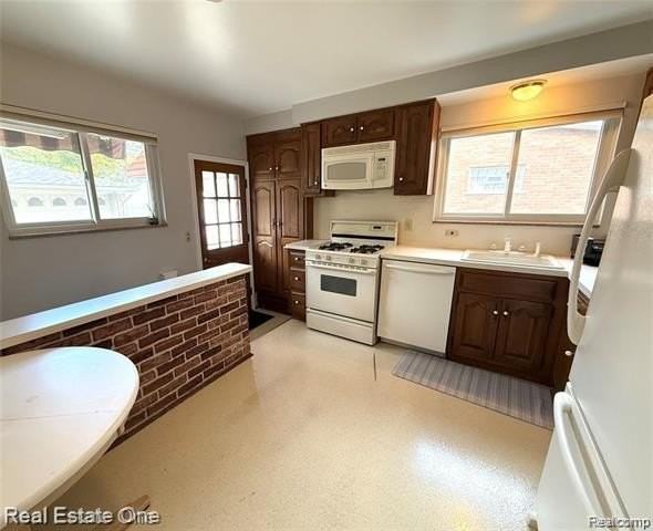 7627 Rosemary St - Photo 5 of 15