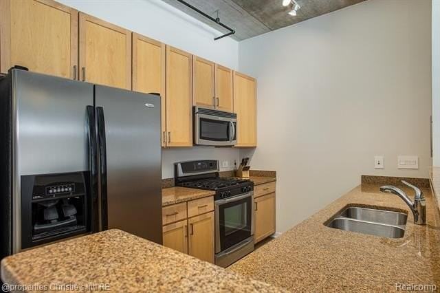 3670 Woodward Ave #205 - Photo 6 of 21