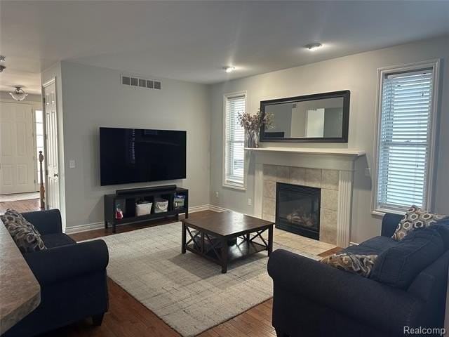 50410 Coolidge St - Photo 3 of 4