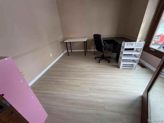 24397 Venice Drive - Photo 4 of 36