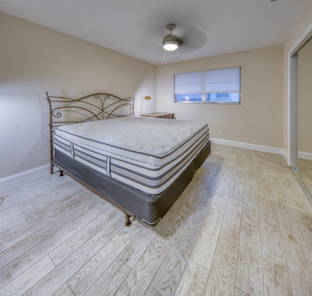 301 South Lakeside Drive #7 - Photo 6 of 16