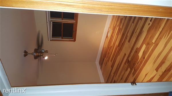 1504 Hillsdale Dr - Photo 2 of 4