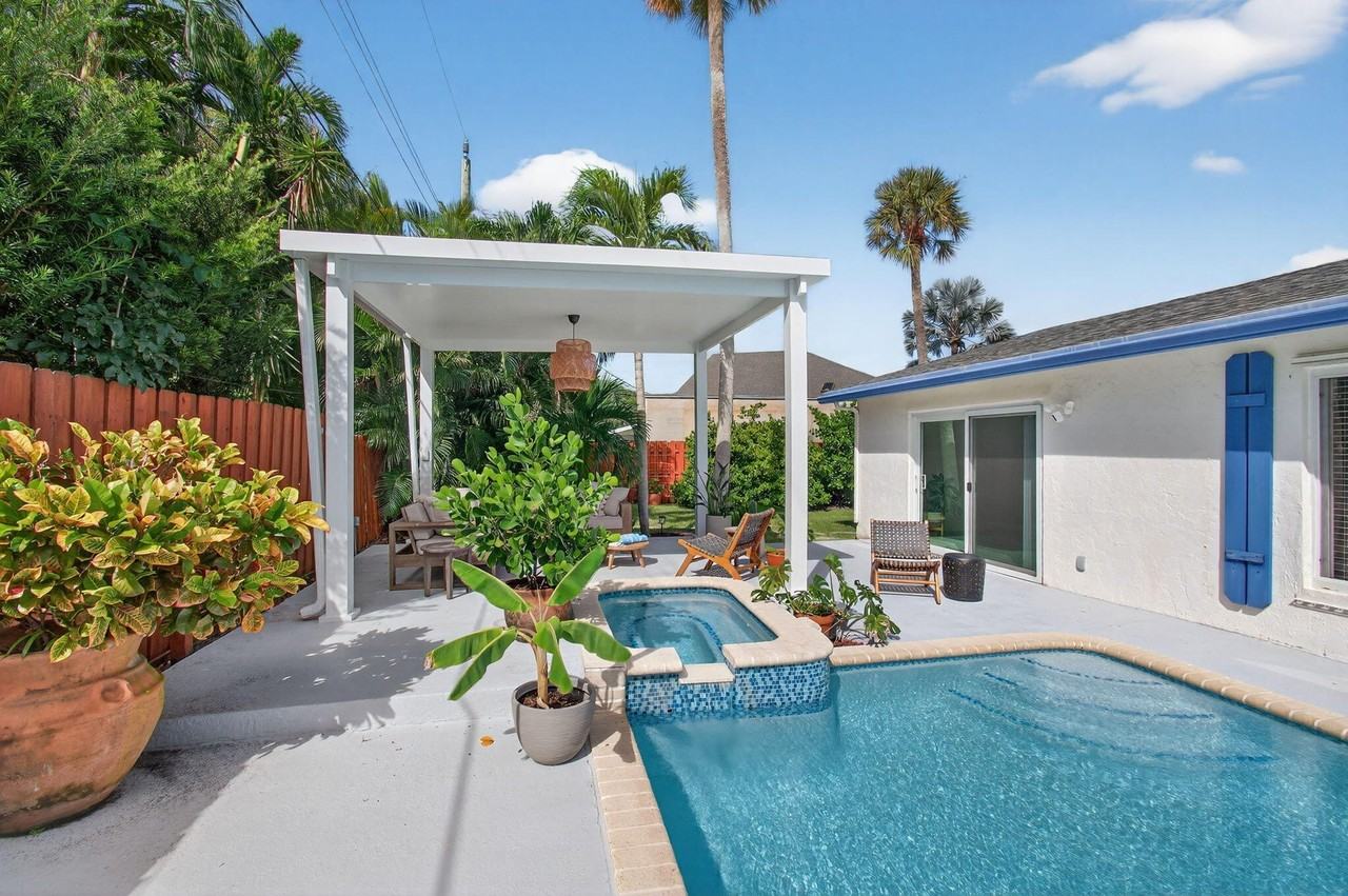 802 Mallard Dr - Photo 2 of 50