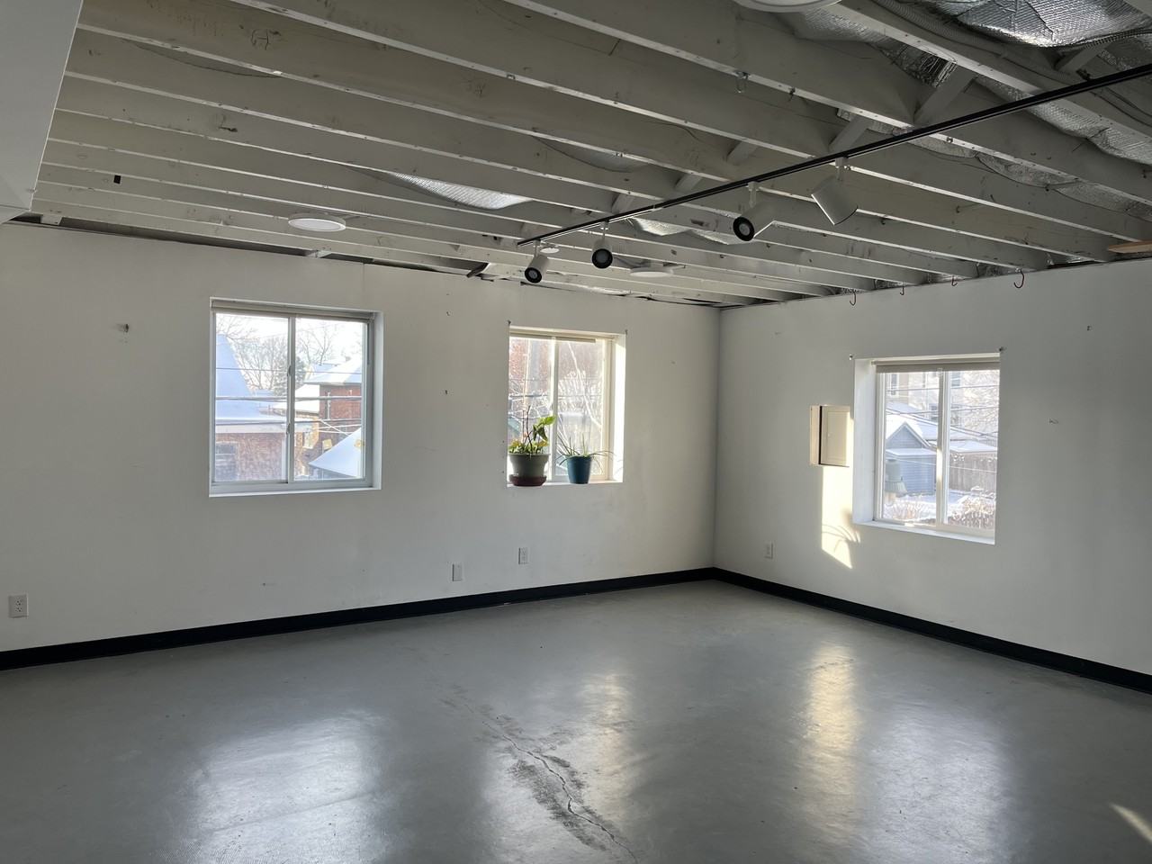 5701 Northwest Radial Highway - Photo 7 of 11