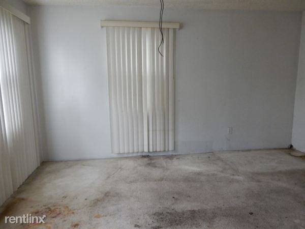 13720 Fenelon St - Photo 3 of 26