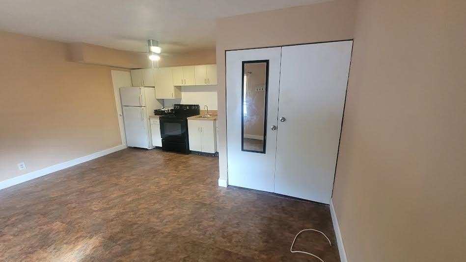 302 N E St #A - Photo 3 of 12