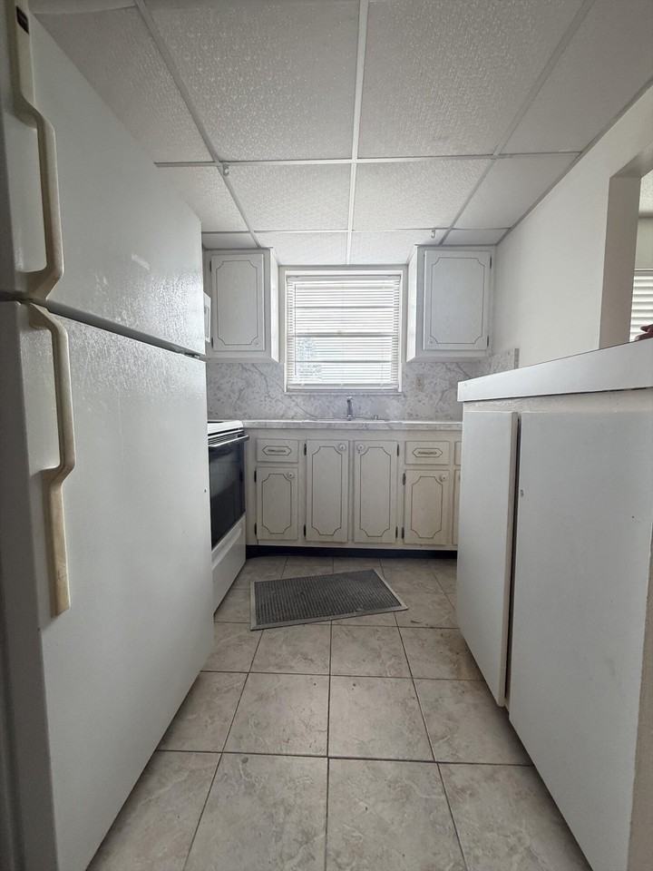 151 Andover F - Photo 5 of 10