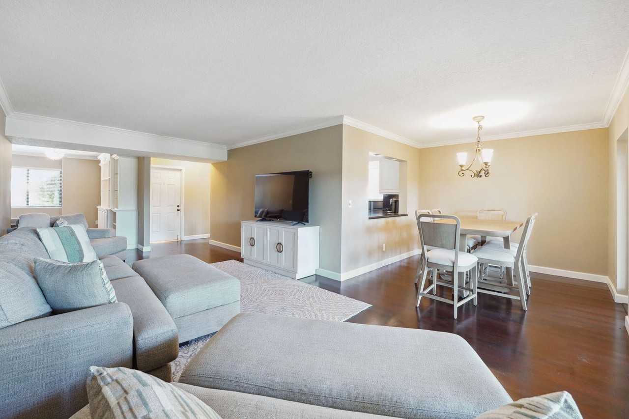 100 Pelican Pointe Dr #101 - Photo 6 of 37