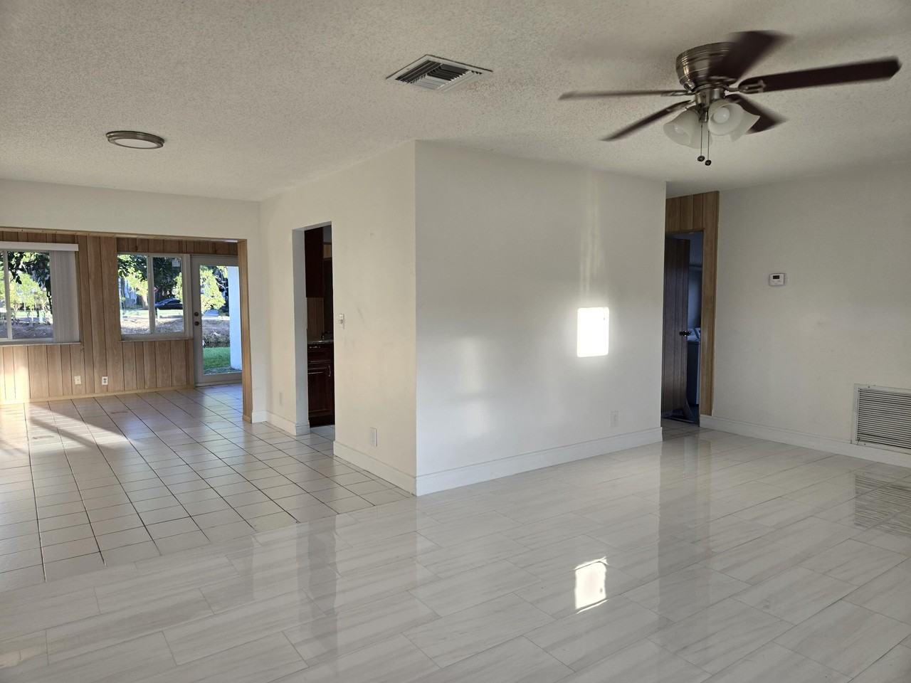 1320 Nw 82nd Ave - Photo 6 of 11