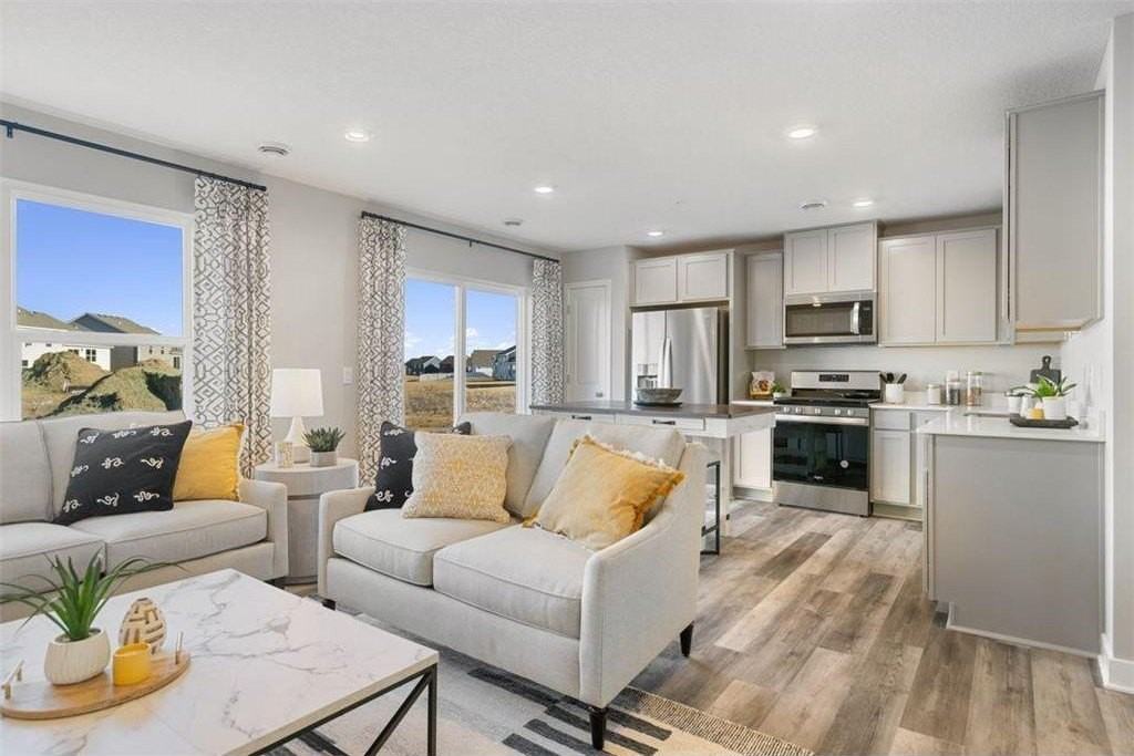 5154 Stable View Dr - Photo 4 of 15