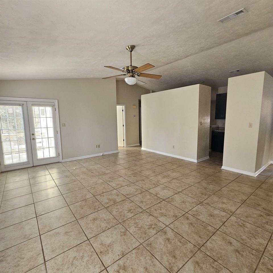 261 Starmount Dr - Photo 7 of 43