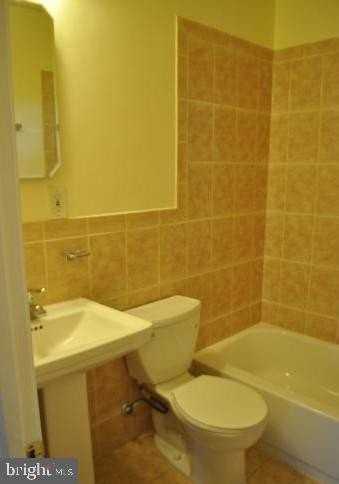 2926 M Street Southeast - Photo 7 of 9