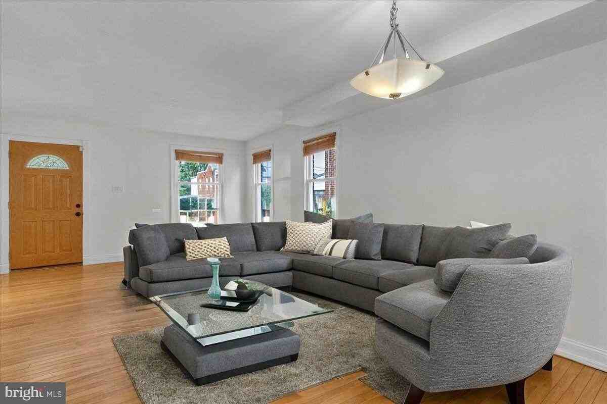 1193 46th Pl Se - Photo 4 of 17