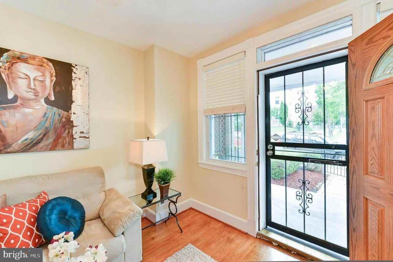 1648 L Street Northeast - Photo 4 of 27