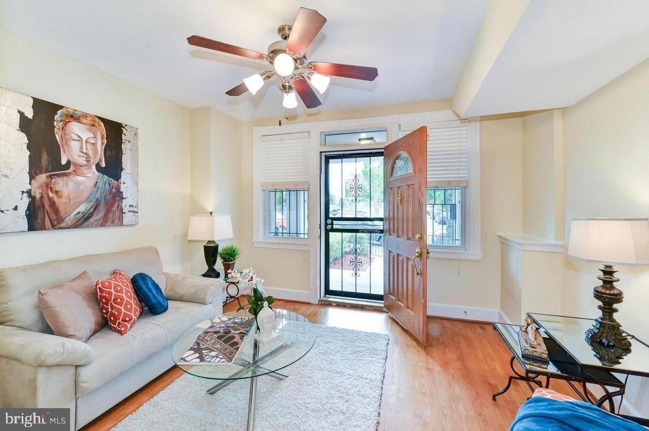 1648 L Street Northeast - Photo 6 of 27