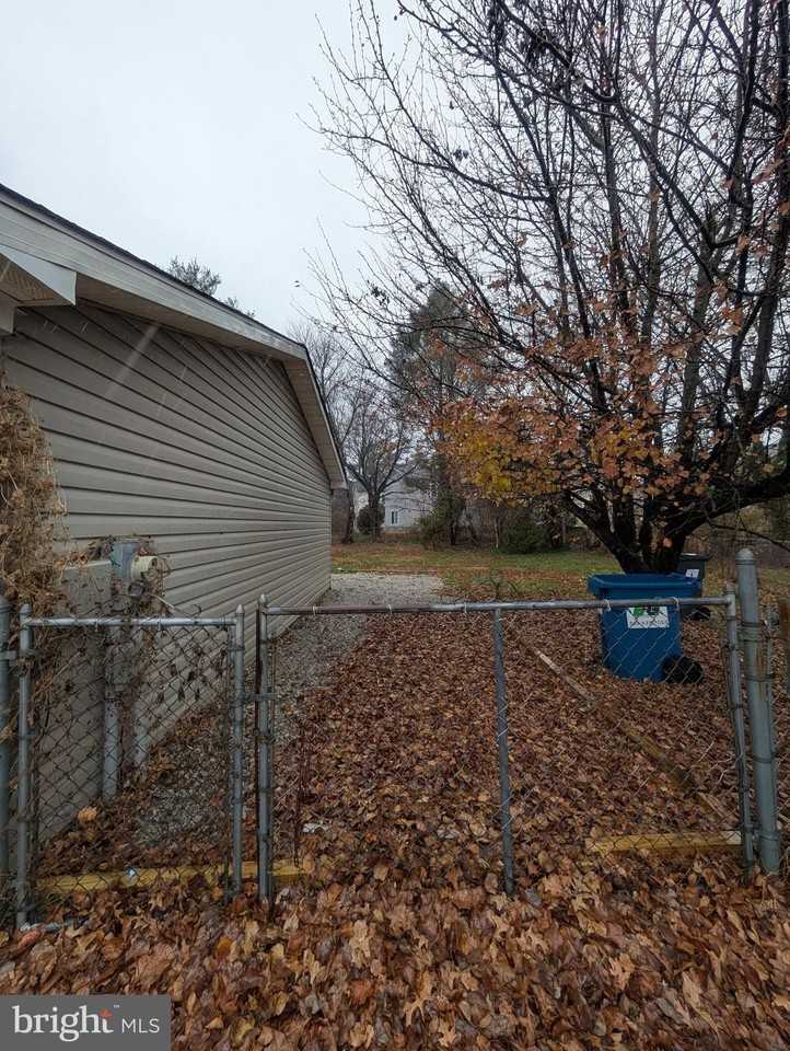 2 Hawkesbury Court - Photo 3 of 50