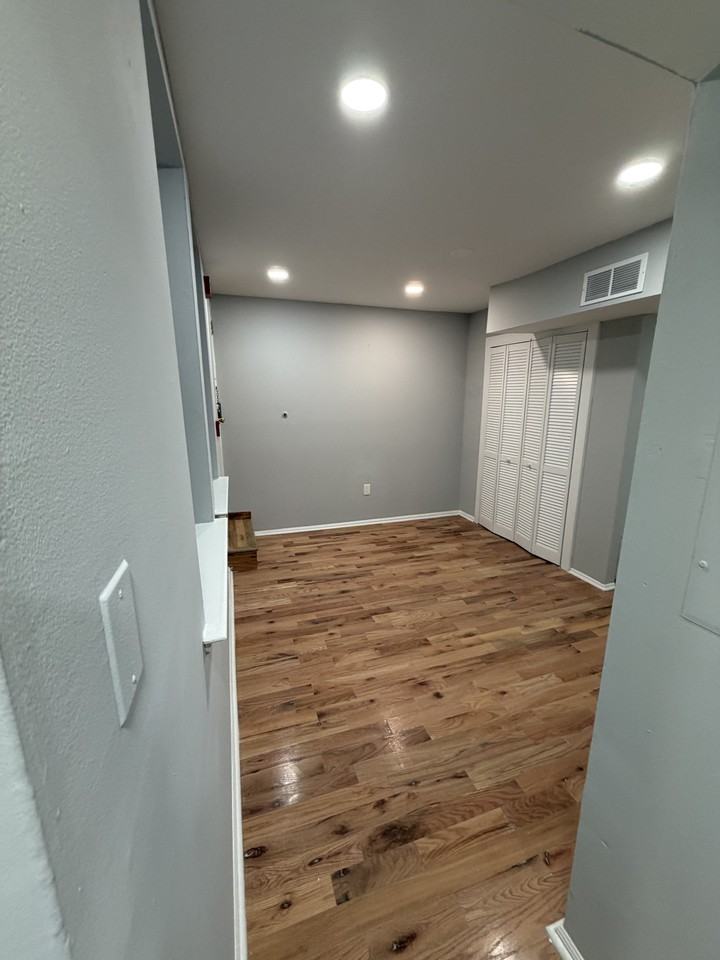 7057 Cresheim Road - Photo 4 of 18