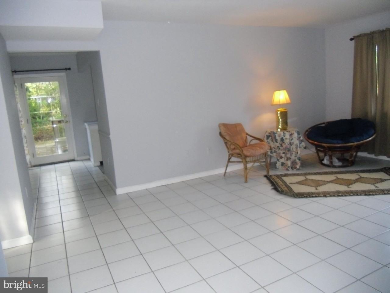 1509 Pickford Ln - Photo 3 of 13