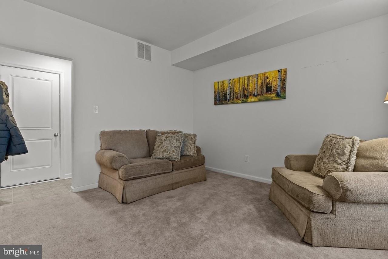 93 Franklin Cir - Photo 4 of 21