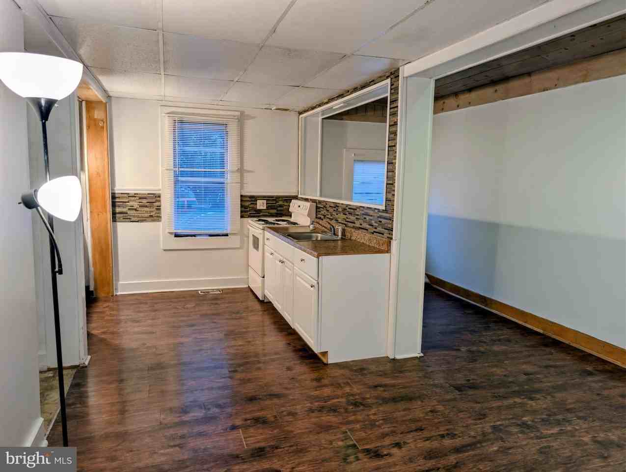 25 Washington Ave Apt D #D - Photo 3 of 10