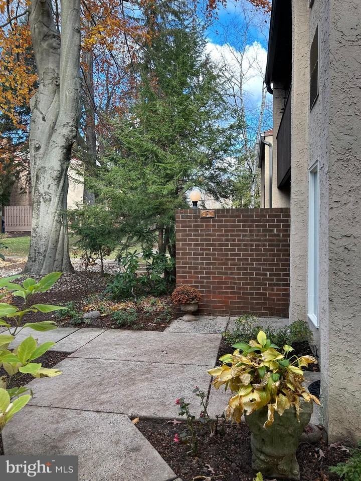 3 2--3 ASPEN Way - Photo 4 of 18