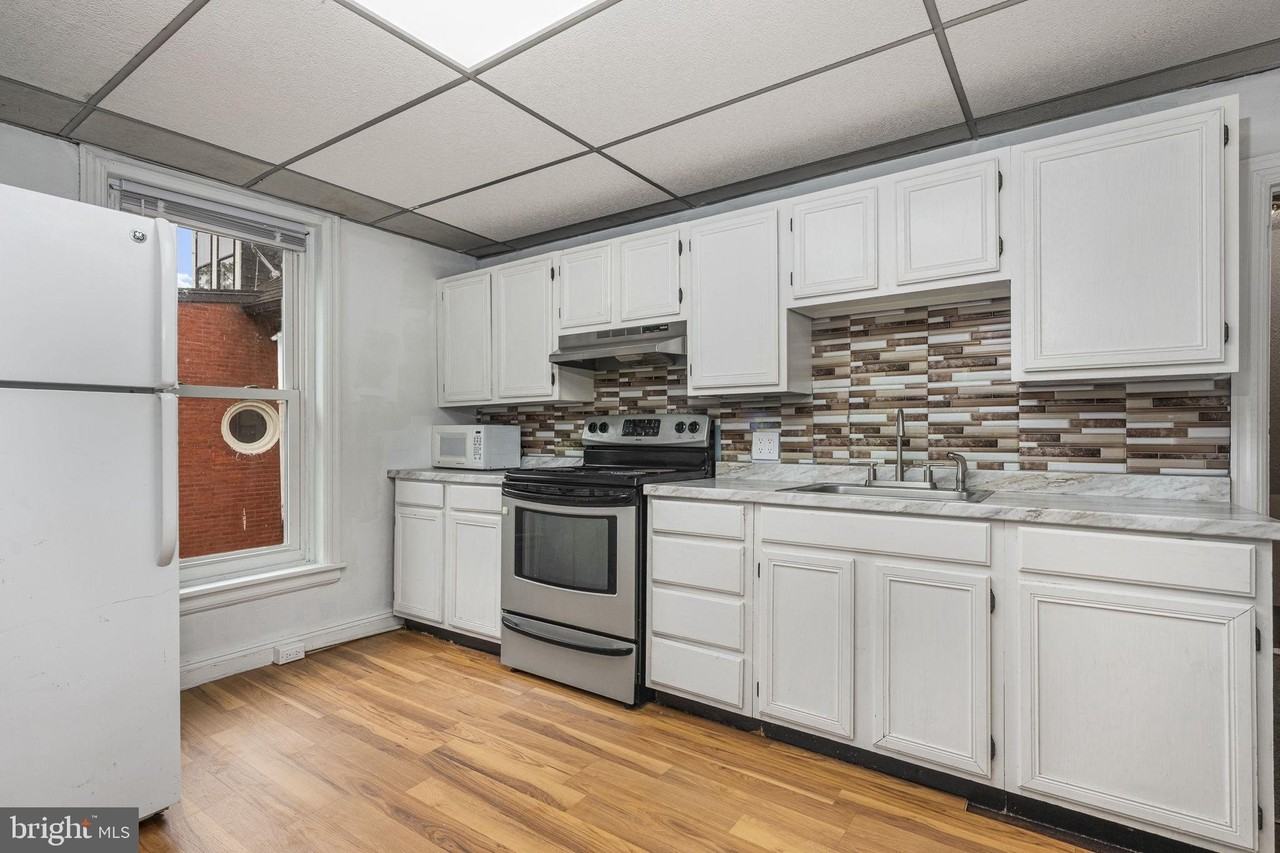 305 West Biddle Street - Photo 3 of 17