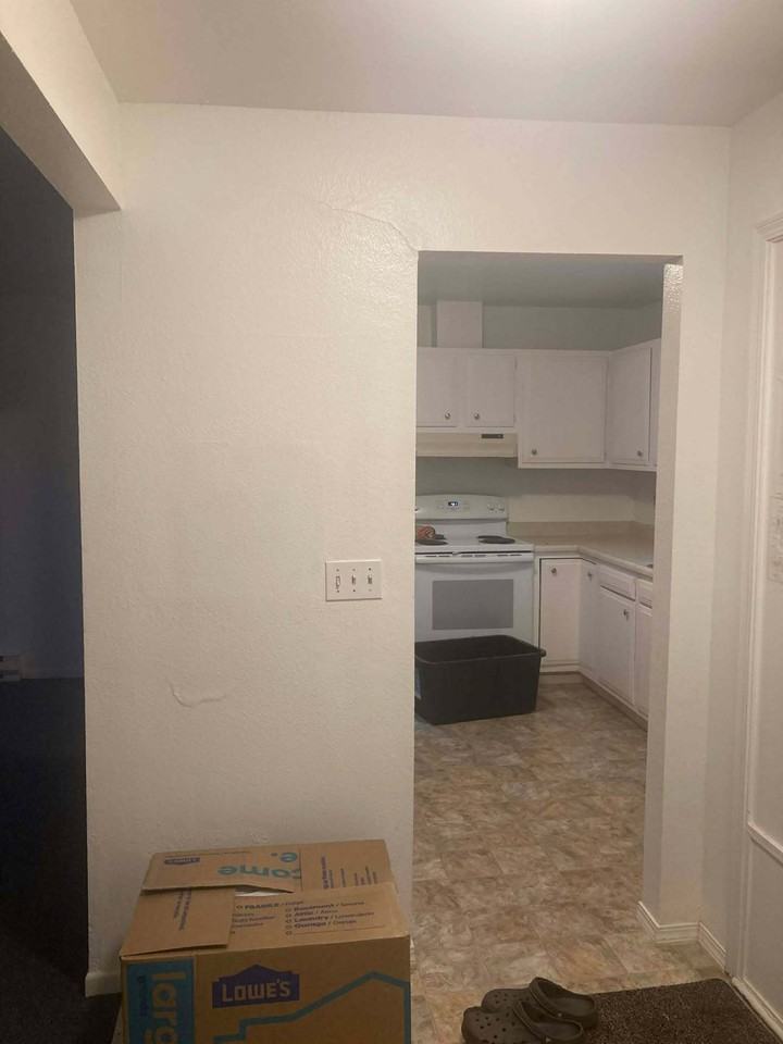 3911 E 7th Ave - Photo 2 of 7