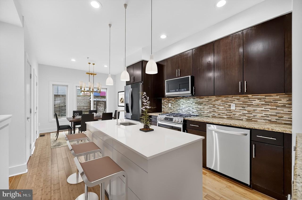 2028 Trenton Ave - Photo 3 of 20