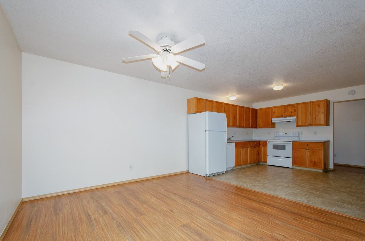 Cameron Court - Photo 4 of 20