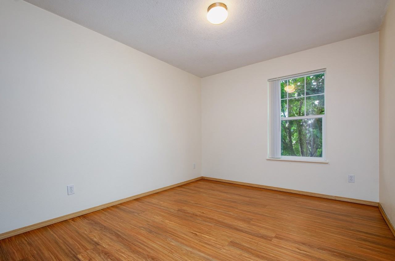 Cameron Court - Photo 7 of 20