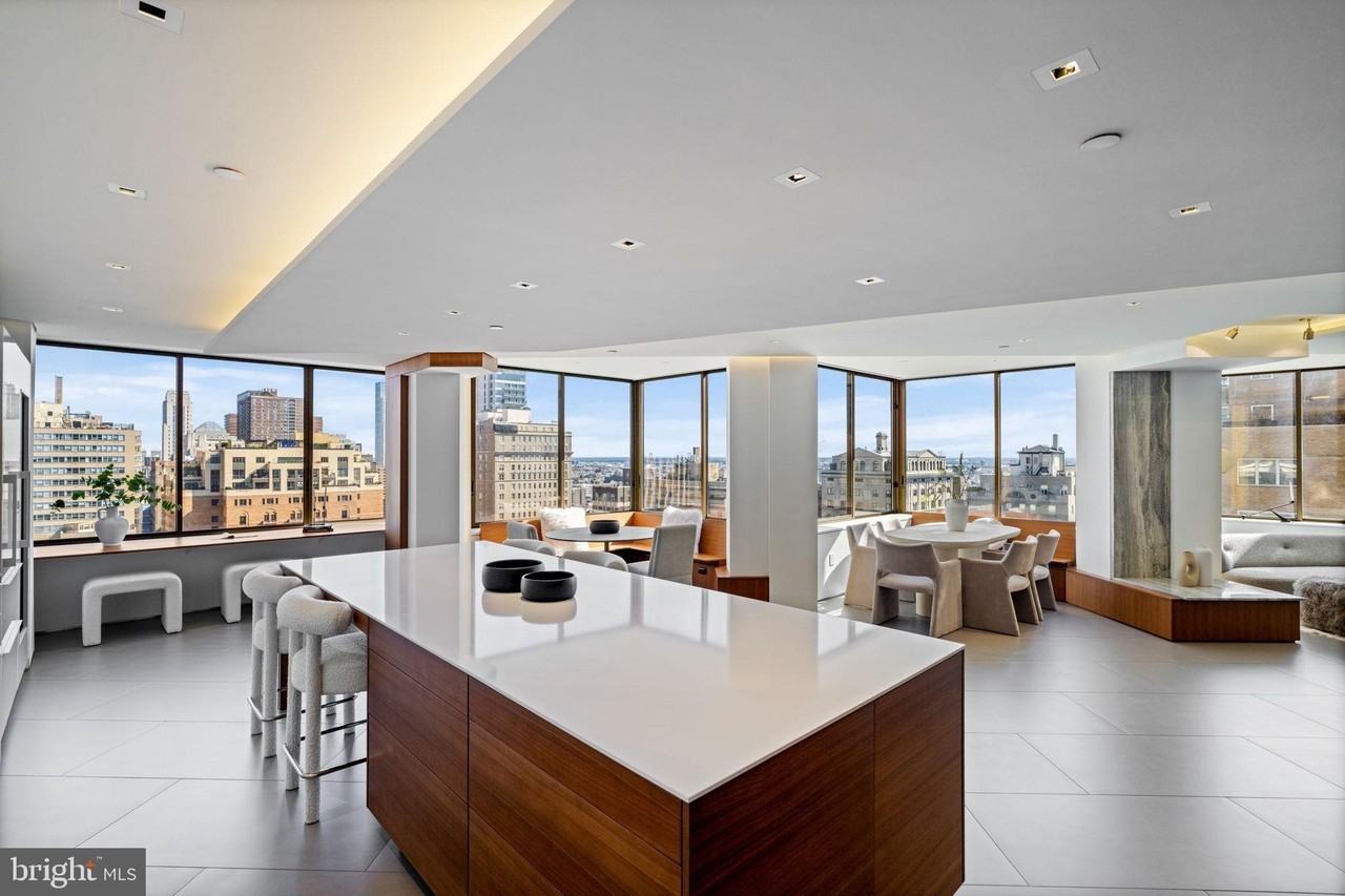 202 West Rittenhouse Square #2106-2107 - Photo 5 of 23