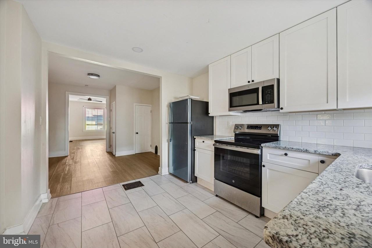 6002 W Thompson St - Photo 6 of 15