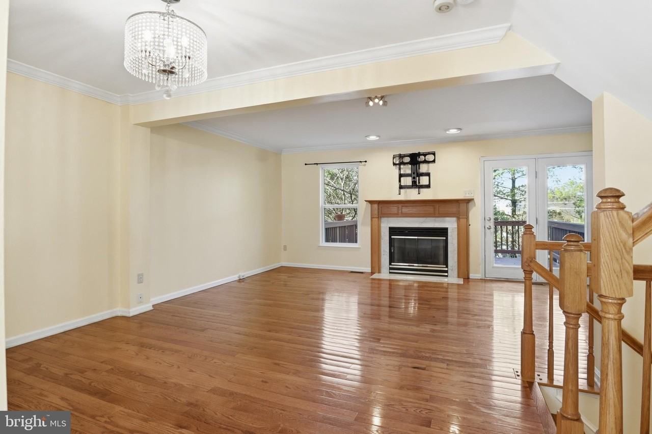 6203 Abbottsbury Row - Photo 6 of 35