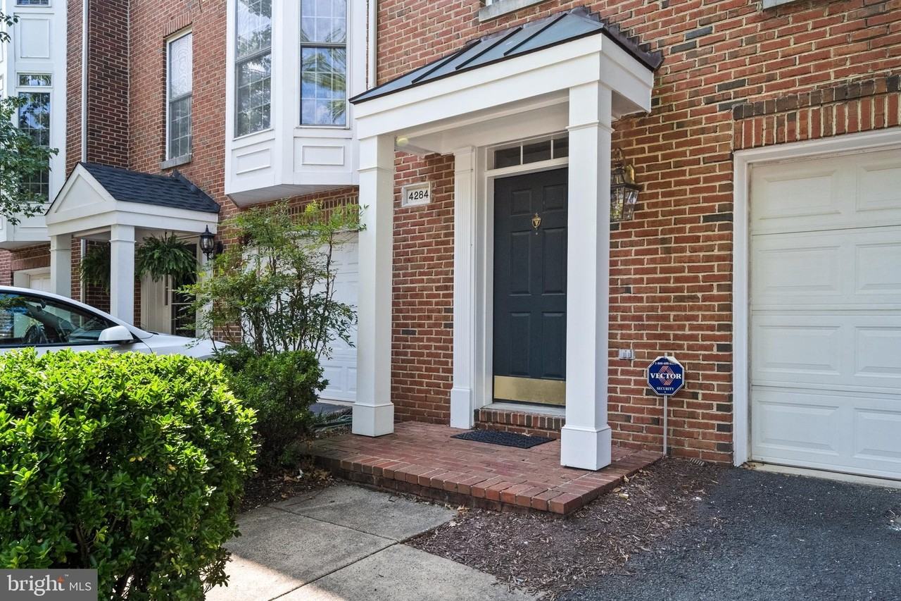 4284 Park Green Court - Photo 2 of 41