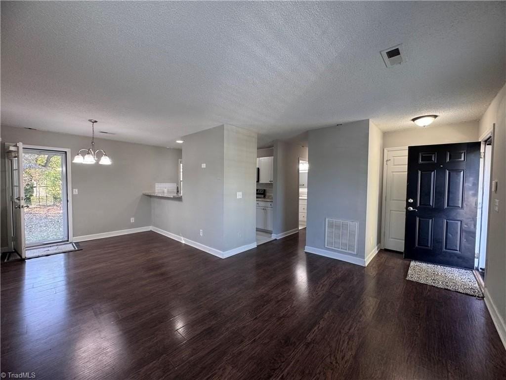 204 Bingham St - Photo 3 of 28