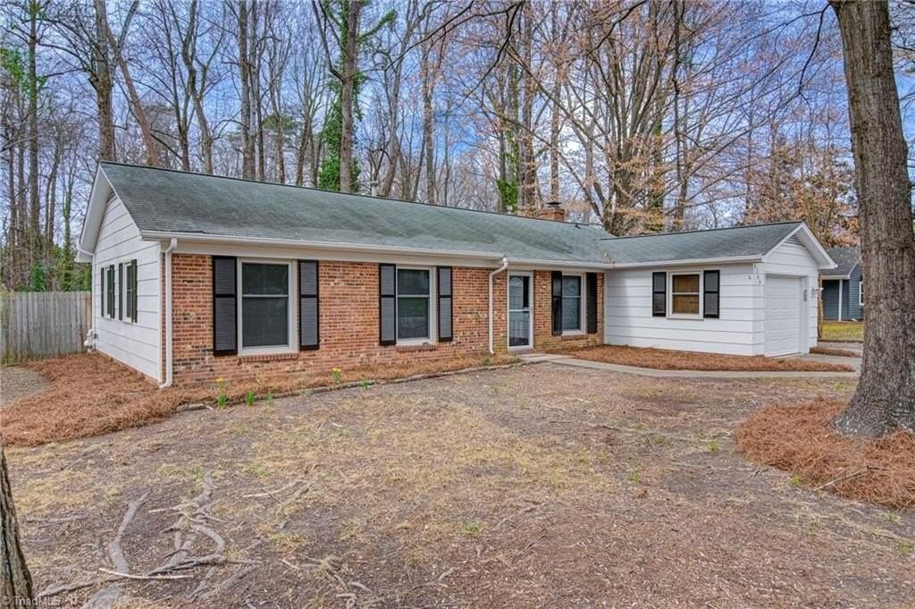 5105 Amberhill Drive - Photo 4 of 33