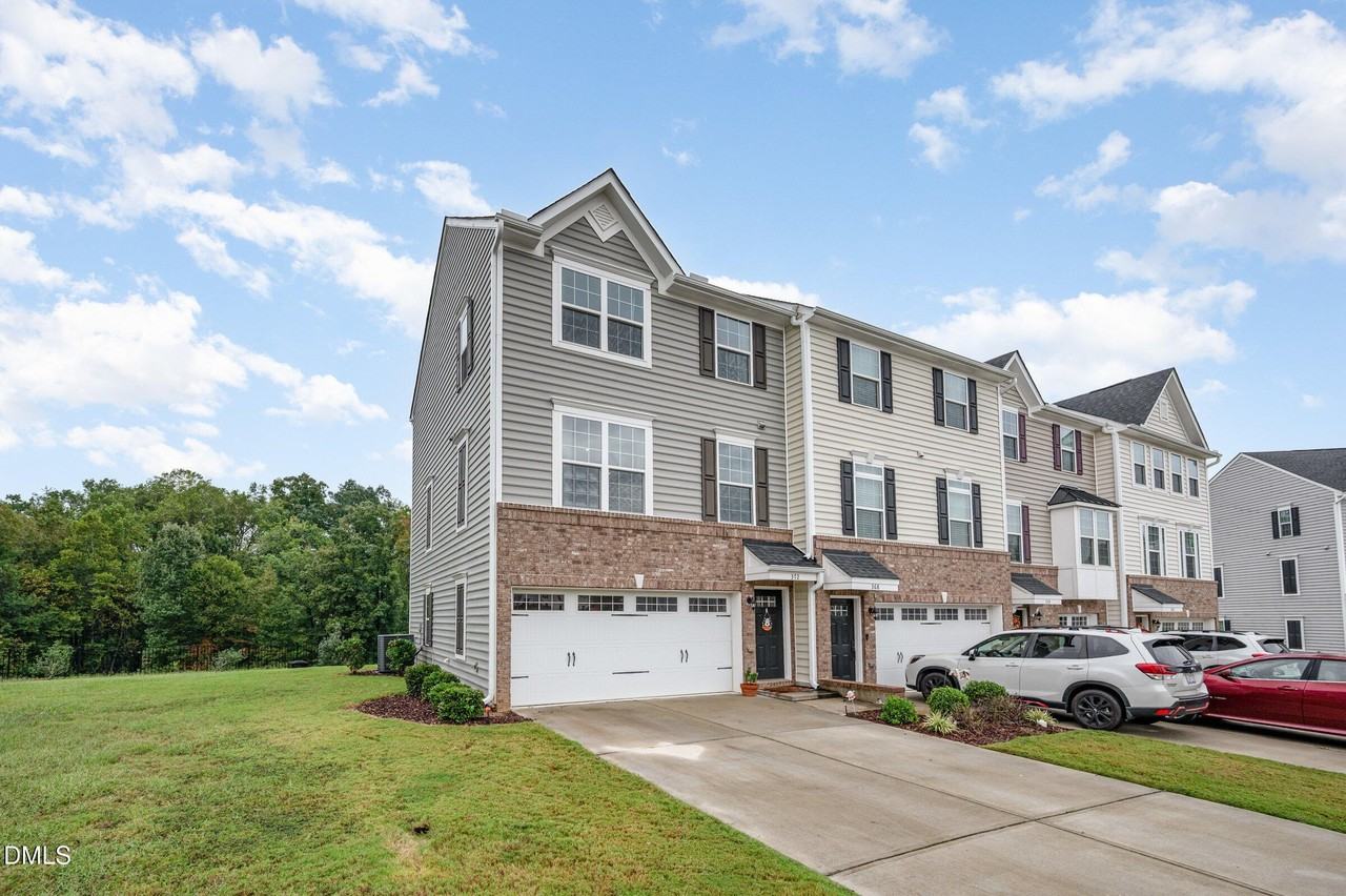 372 Amber Acorn Ave - Photo 3 of 26