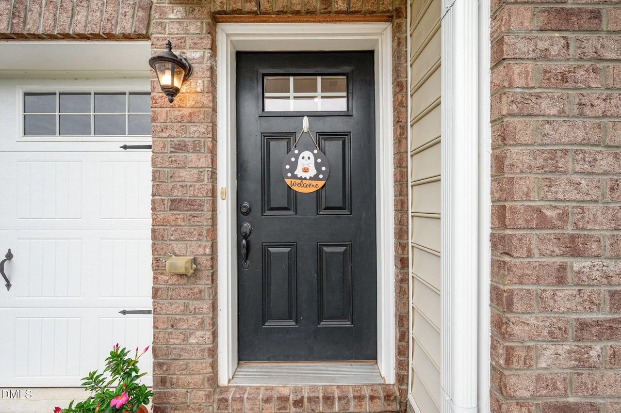 372 Amber Acorn Ave - Photo 4 of 26