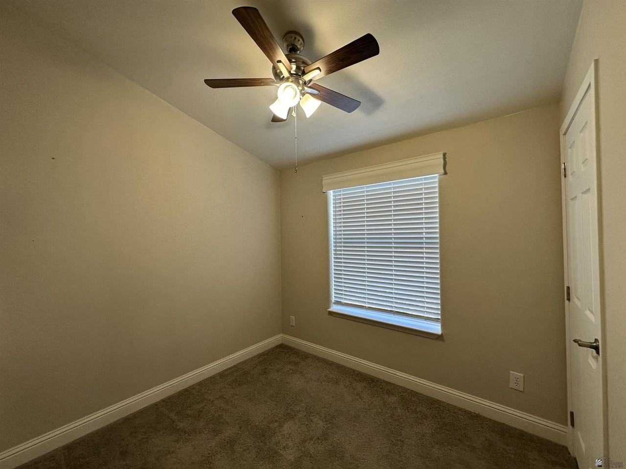 13432 E 53rd St - Photo 5 of 24