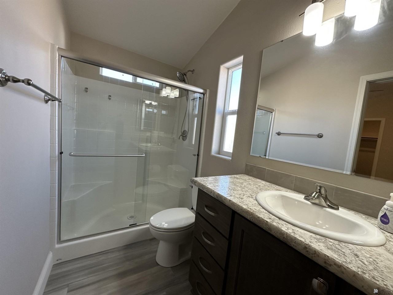 13432 E 53rd St - Photo 7 of 24