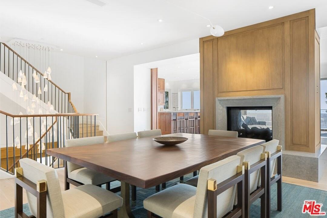 1347 1347 Palisades Beach Rd - Photo 2 of 50