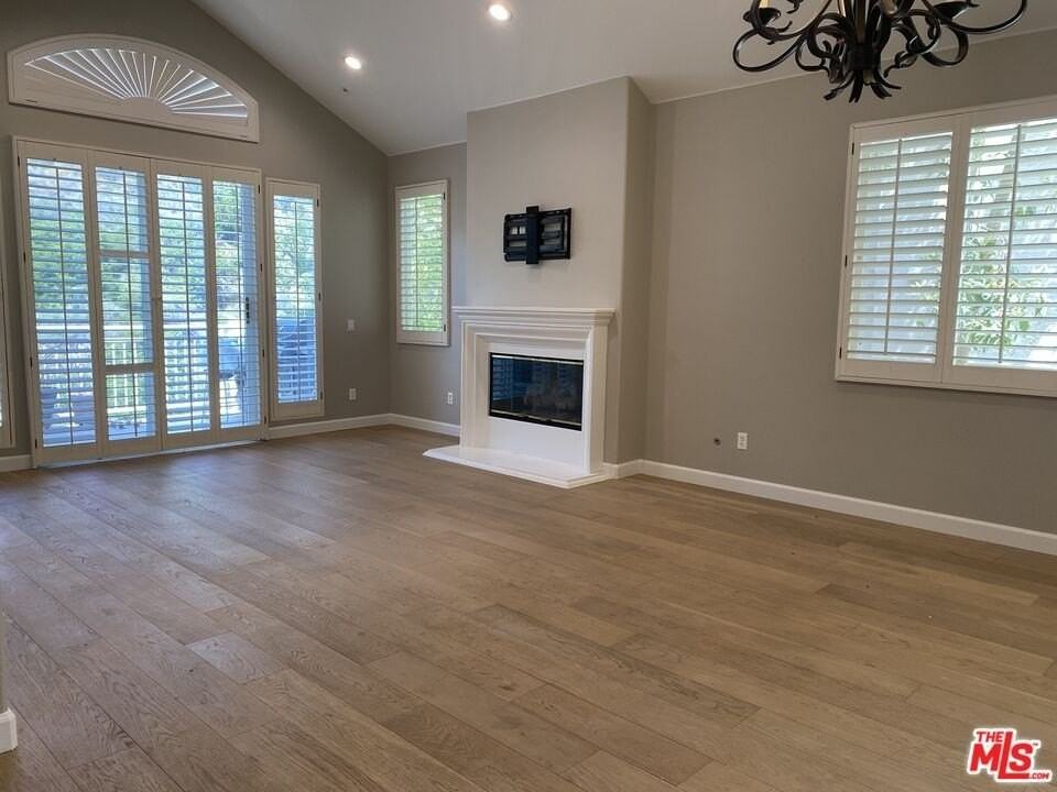 732 Palisades Drive - Photo 2 of 19