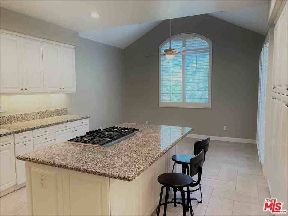 732 Palisades Drive - Photo 4 of 19