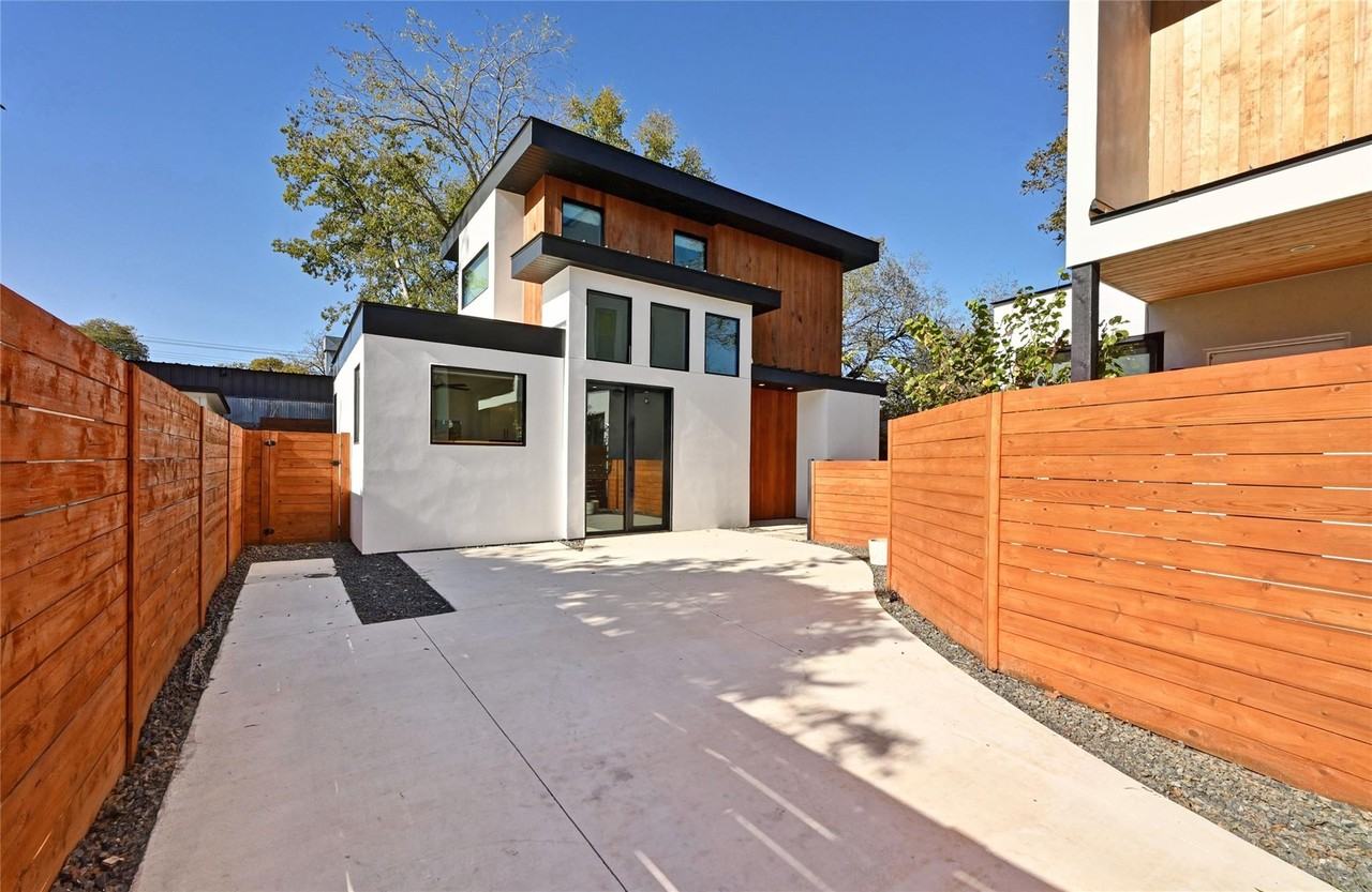 2706 Stacy Ln - Photo 2 of 27